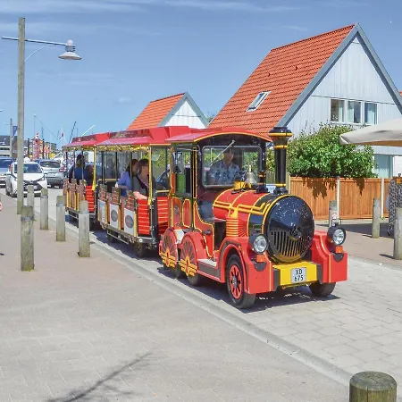 Three-bedroom Holiday In Ringkøbing